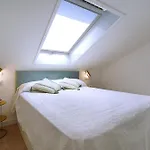 Galihost - Atico En Pleno Centro De Portonovo, * Sanxenxo